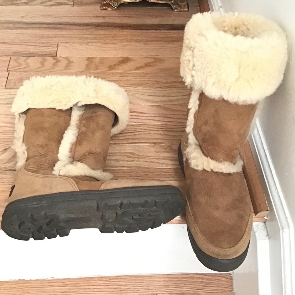 brown ugg size W7